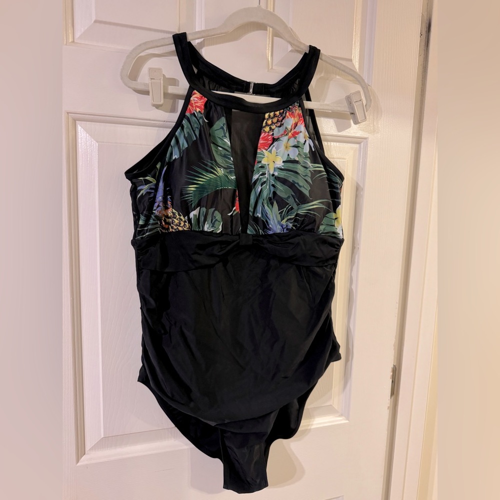 Floral and black swimsuit with Mesh accents 3x